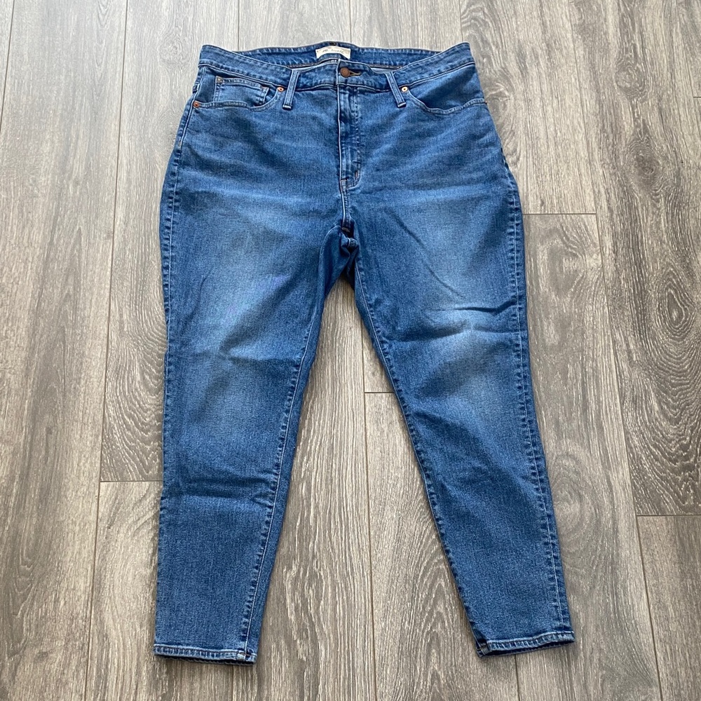 Madewell - The Curvy High Rise Skinny Jeans in Medium Wash Denim - Size 33